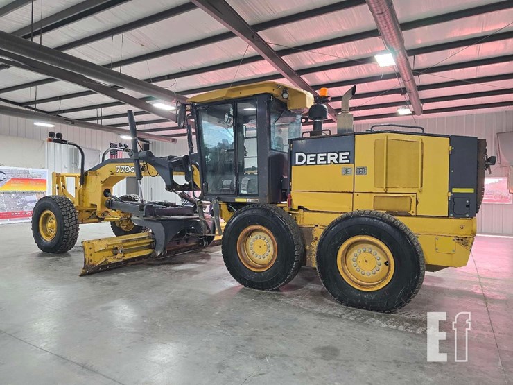 2009-deere-770g-image-4