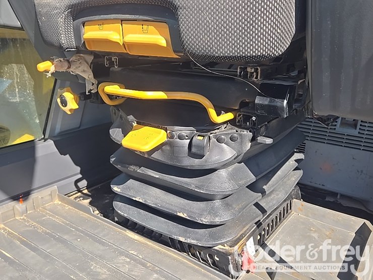 2019-caterpillar-336-image-82