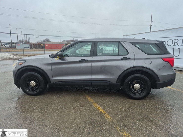 2020-ford-explorer-image-8