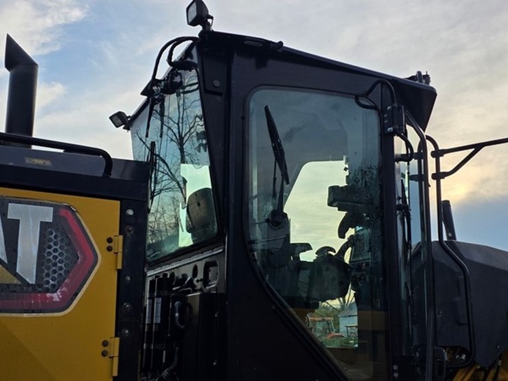 2020-caterpillar-140-image-34