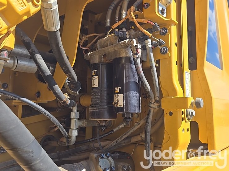 2019-caterpillar-336-image-55