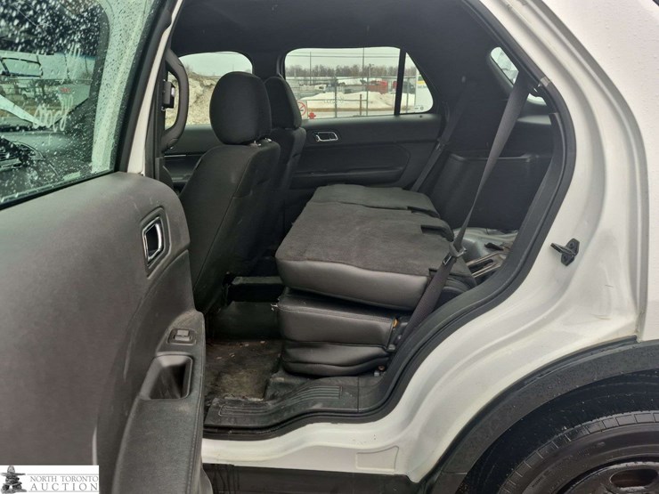 2014-ford-explorer-image-15