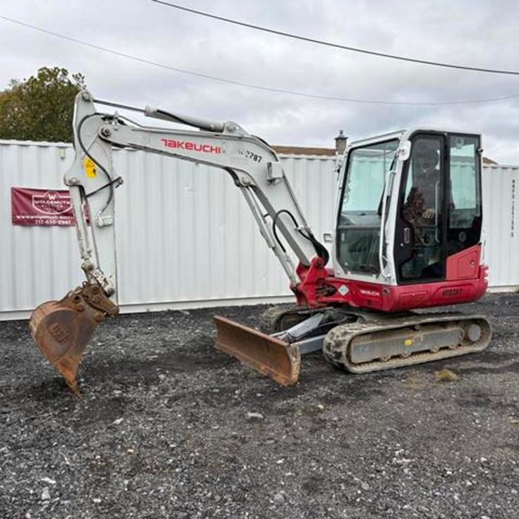 2017 TAKEUCHI TB240