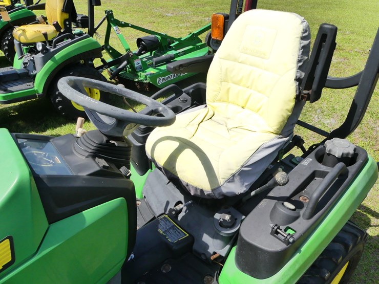 john-deere-1026r-image-10