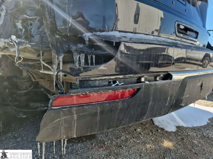 2023-chevrolet-tahoe-image-30