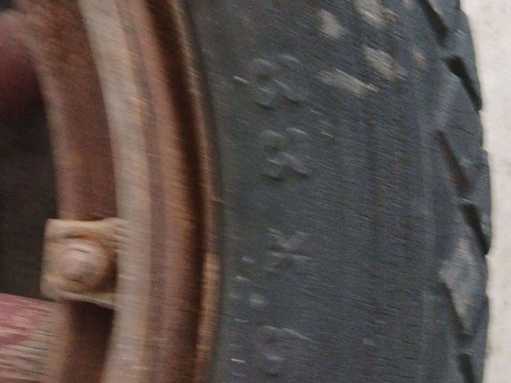 (2)-5.50-16.-(1)-33x5-tires-image-11