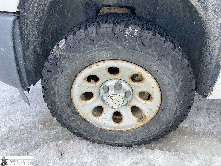 2011-chevrolet-silverado-1500-image-27