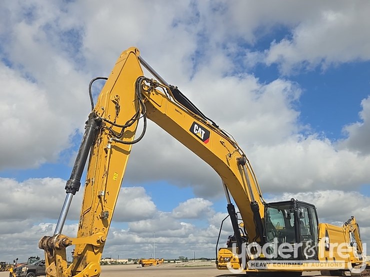 2019-caterpillar-336-image-26