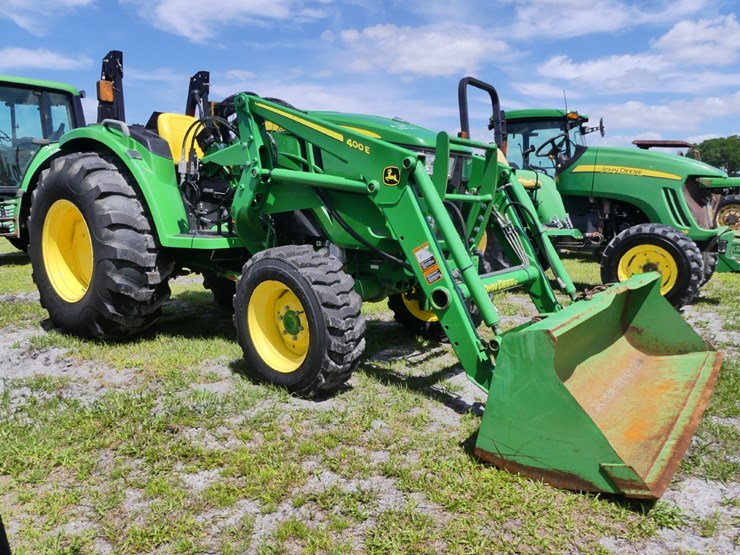 2019-john-deere-4044m-image-1