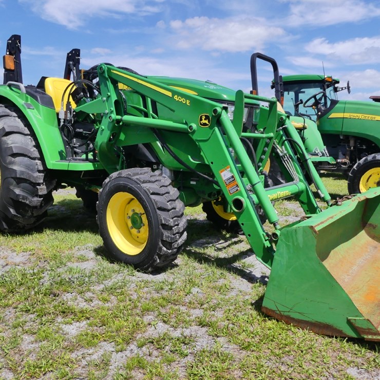 2019 JOHN DEERE 4044M