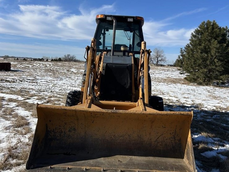 2000-case-570m-xt-image-2