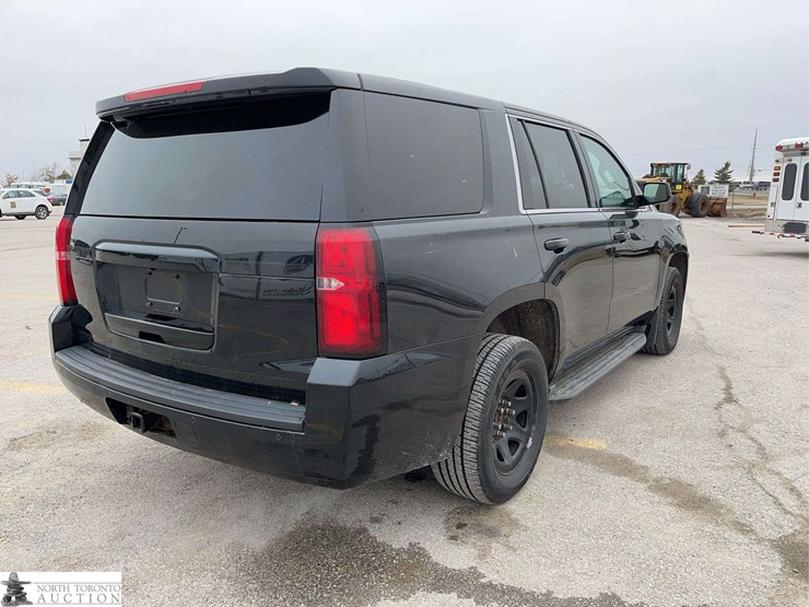 2016-chevrolet-tahoe-image-5