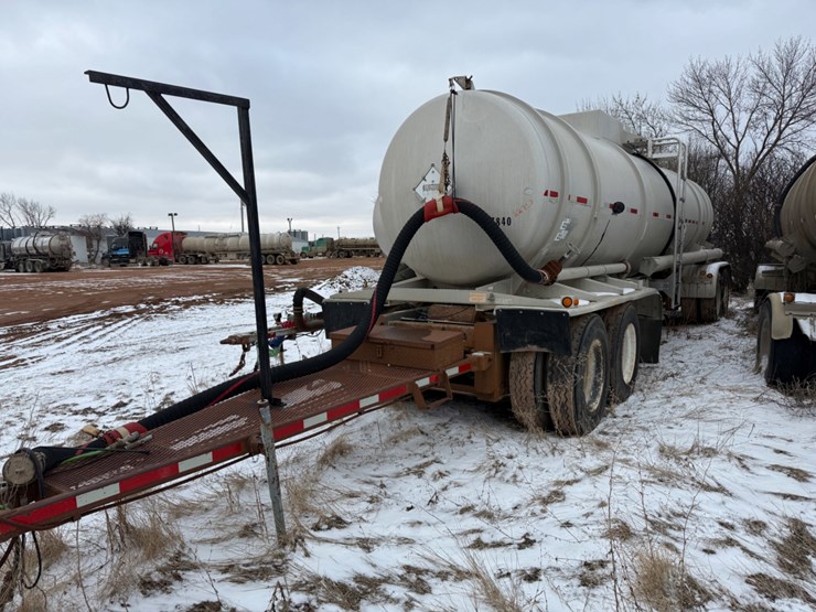 2009-heil-trailer-image-1