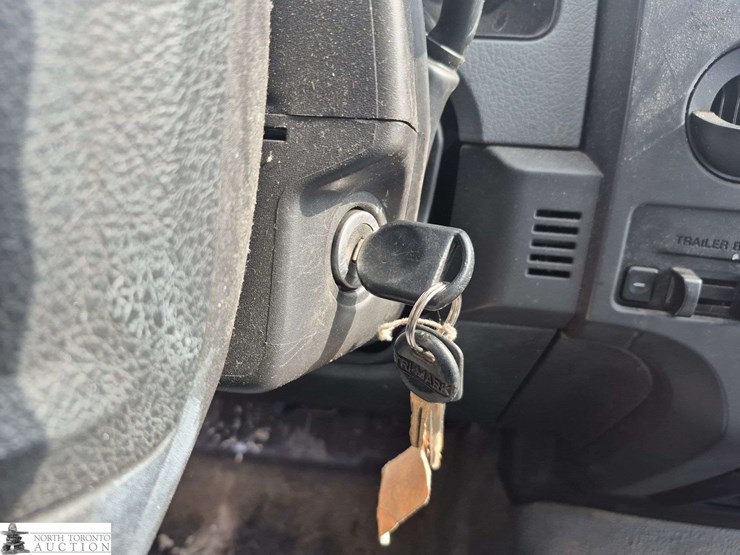 2011-ford-f150-image-25