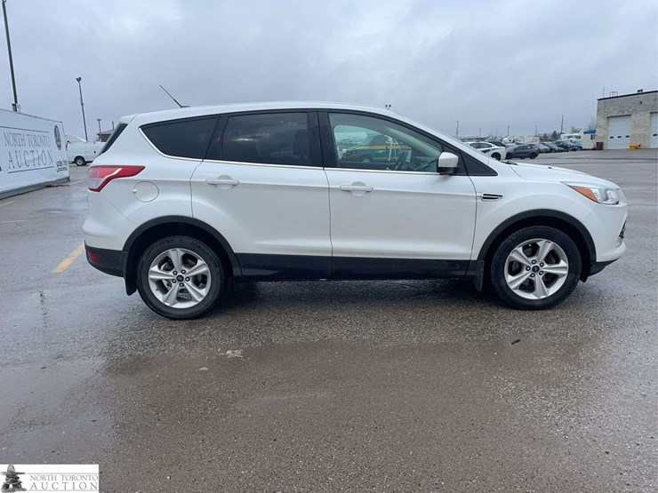 2014-ford-escape-image-4