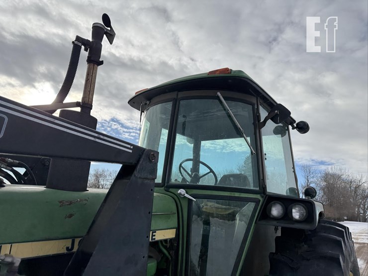 john-deere-4040-image-18