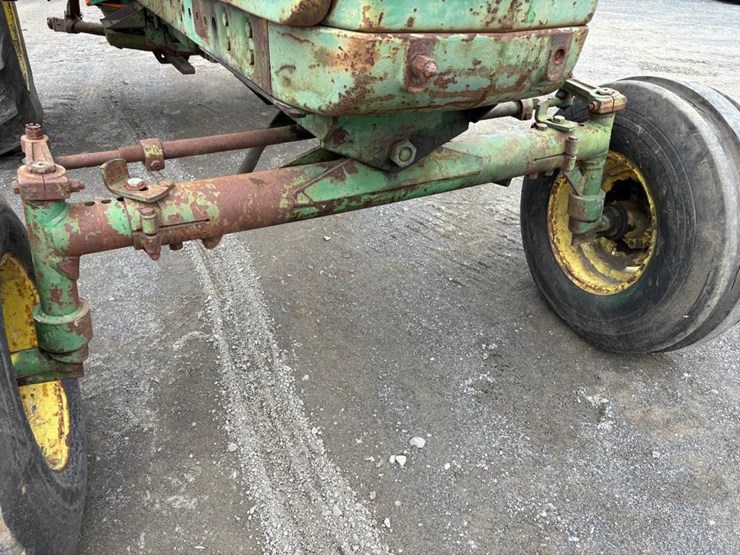 john-deere-4010-image-11