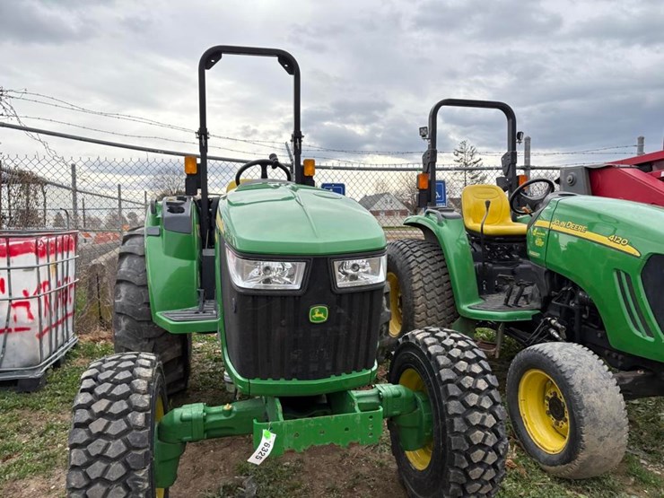 2019-john-deere-4044m-image-3