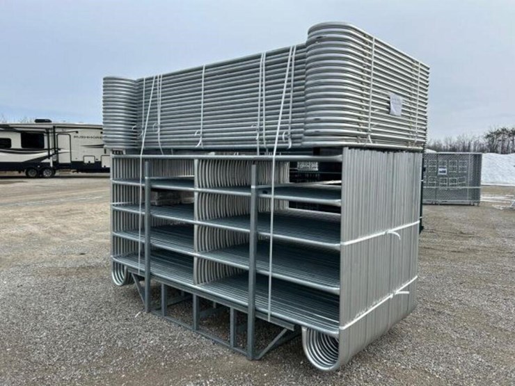 qty-of-(56)-10-ft-powder-coated-corral-panel-image-3