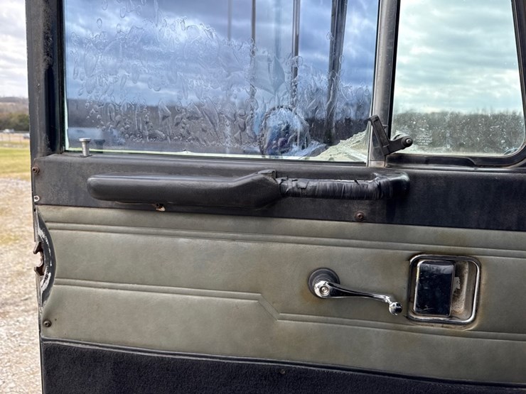 1990-peterbilt-357-image-66