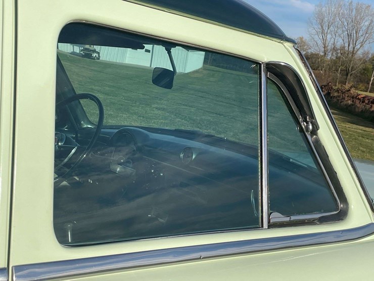 1953-ford-customline-sedan-image-20