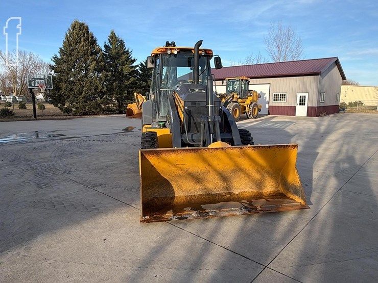 2023-deere-320-p-tier-image-8