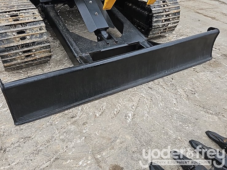 2018-caterpillar-305.5-image-39