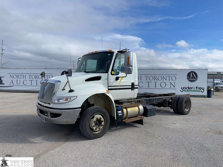 2017-international-durastar-4300-image-1