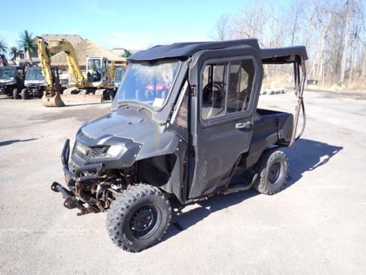 2015-pioneer-4x4-image-1