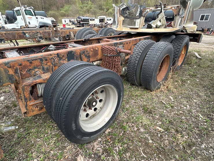 2007-peterbilt-357-image-3