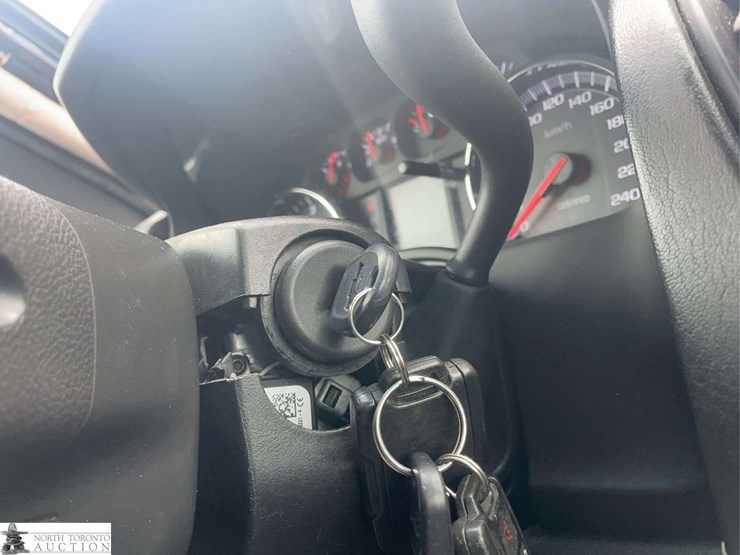 2017-chevrolet-tahoe-image-14