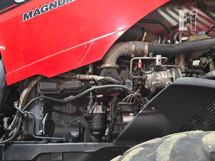 2016-case-ih-magnum-310-cvt-image-23
