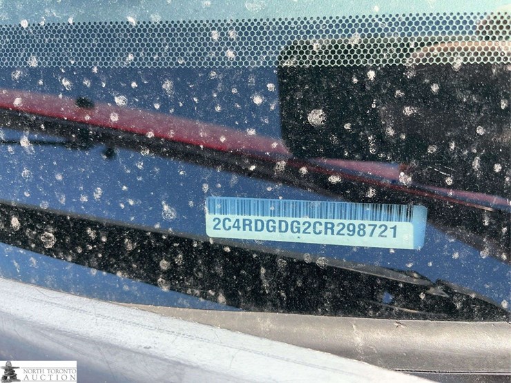 2012-dodge-grand-caravan-crew-image-16