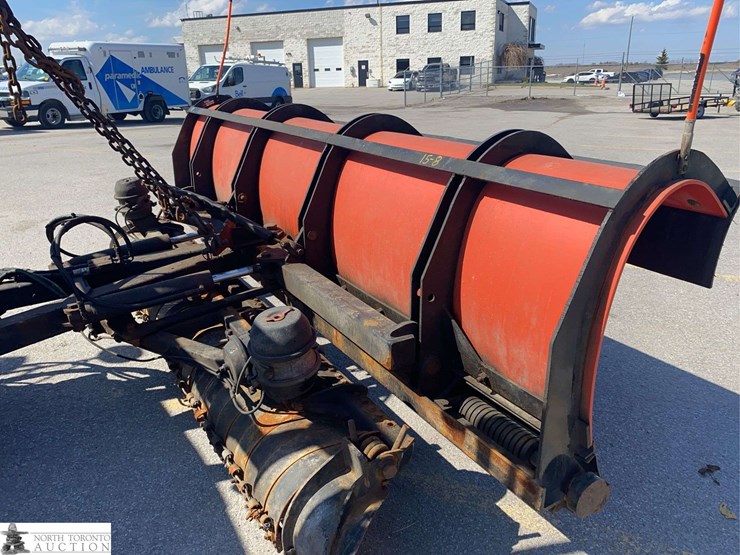 2016-freightliner-108sd-image-39