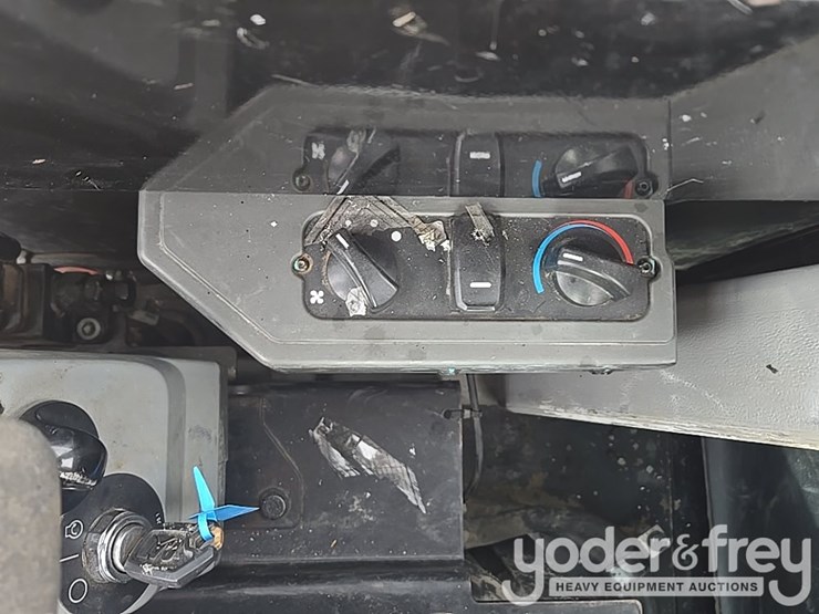 2018-caterpillar-305.5-image-111