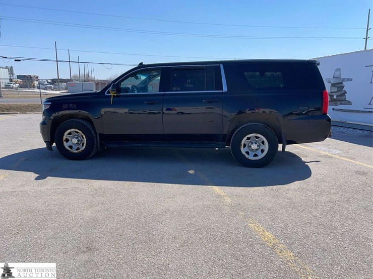 2019-chevrolet-suburban-image-8