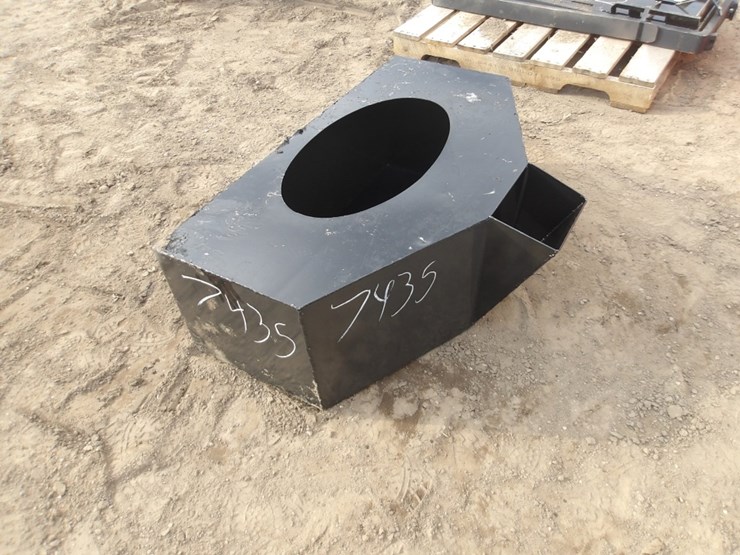 #7435-•-mini-skid-steer-concrete-placement-bucket-image-2