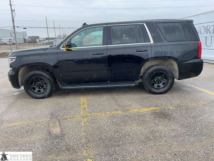 2017-chevrolet-tahoe-image-8
