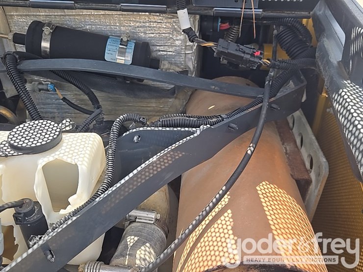 2011-deere-328d-image-29