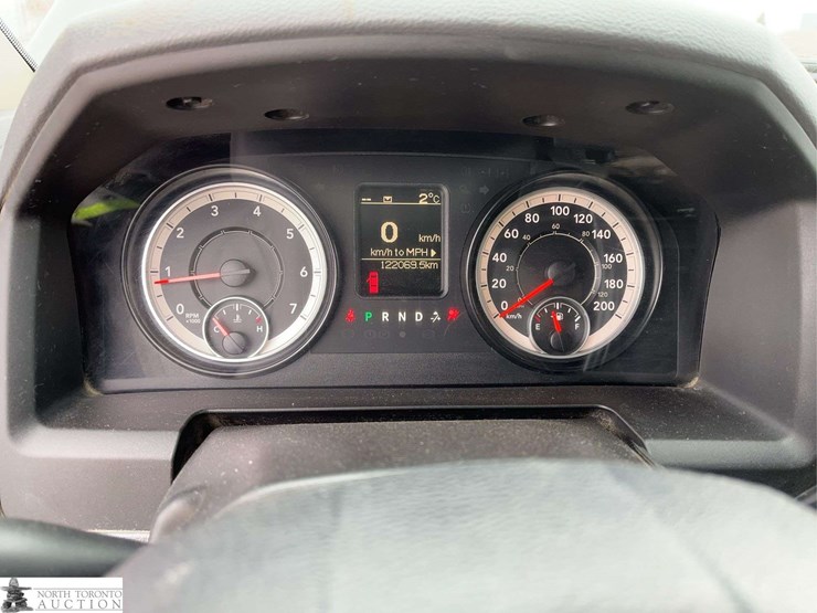 2016-dodge-2500-image-12