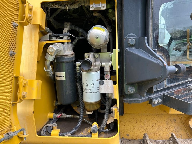 2017-komatsu-d51pxi-24-image-15