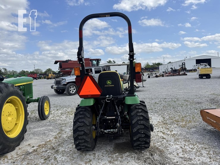 2025-john-deere-2025r-image-8