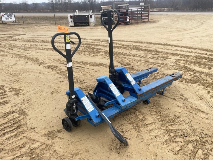 #3919-•-(3)-lift-rite-5,500-lbs.-pallet-jacks-image-4