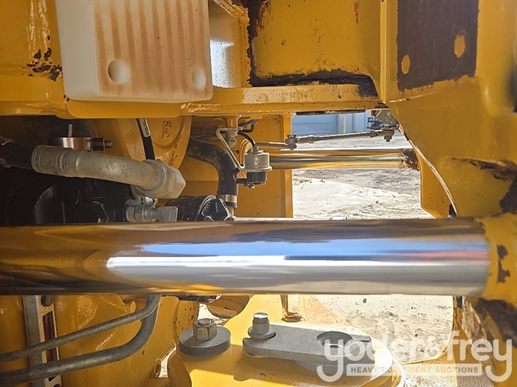 2022-deere-260e-image-34