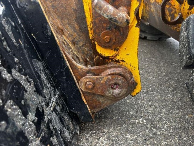 2009-caterpillar-232b2-image-52