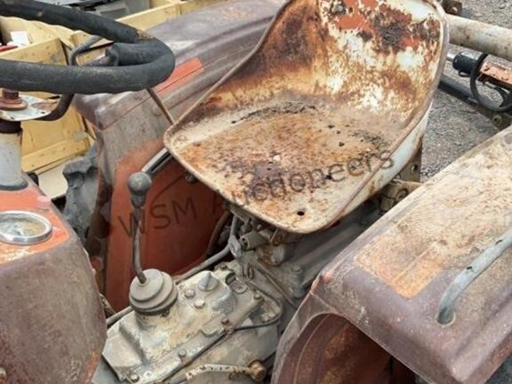 massey-ferguson-205-4-image-11