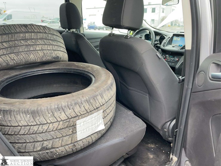 2017-ford-escape-image-23