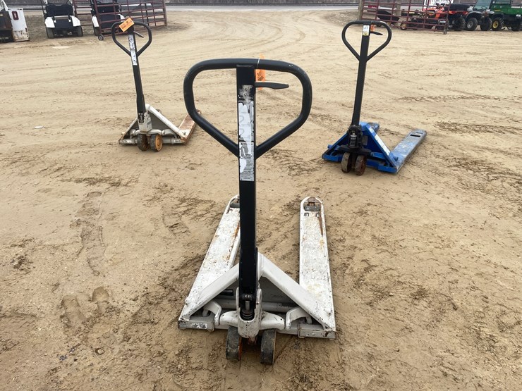#3917-•-crown-5,000-lbs.-pallet-jack-image-5