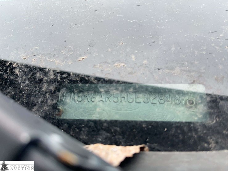 2017-ford-explorer-image-16