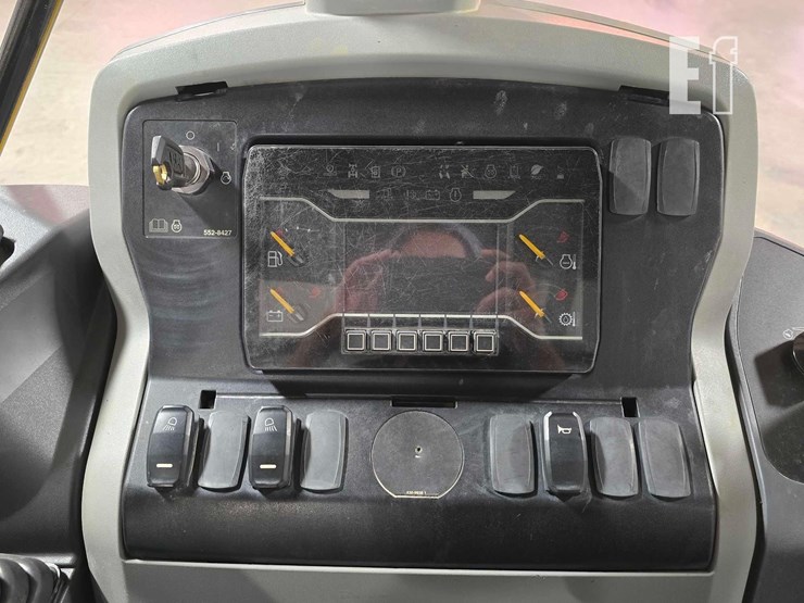 2022-caterpillar-416-image-26